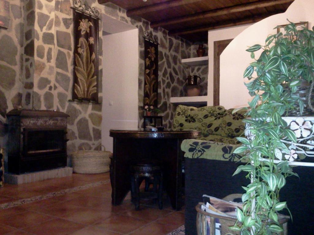 Los Cazadores Bed and Breakfast El Gastor Esterno foto