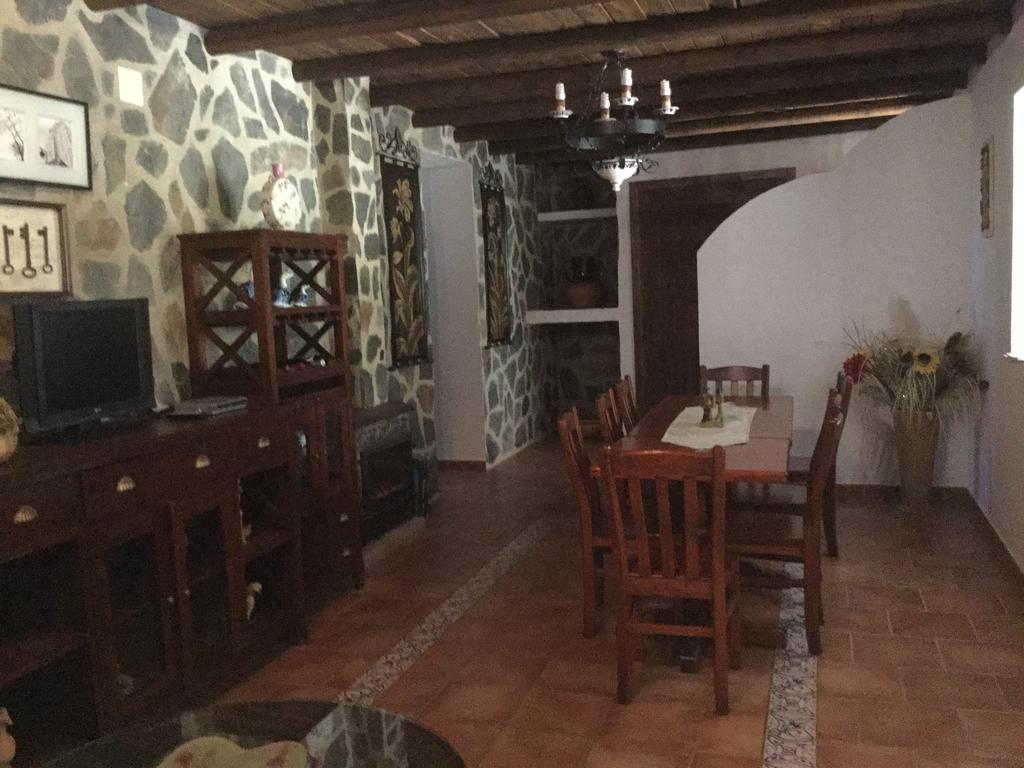 Los Cazadores Bed and Breakfast El Gastor Esterno foto