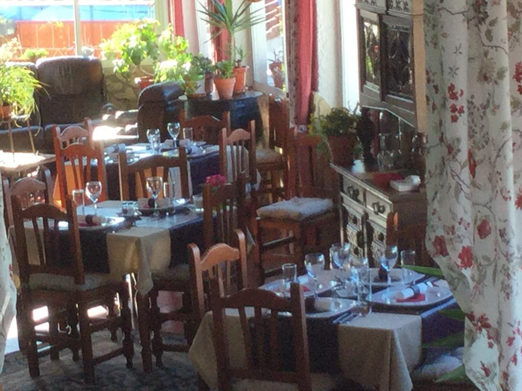 Los Cazadores Bed and Breakfast El Gastor Esterno foto