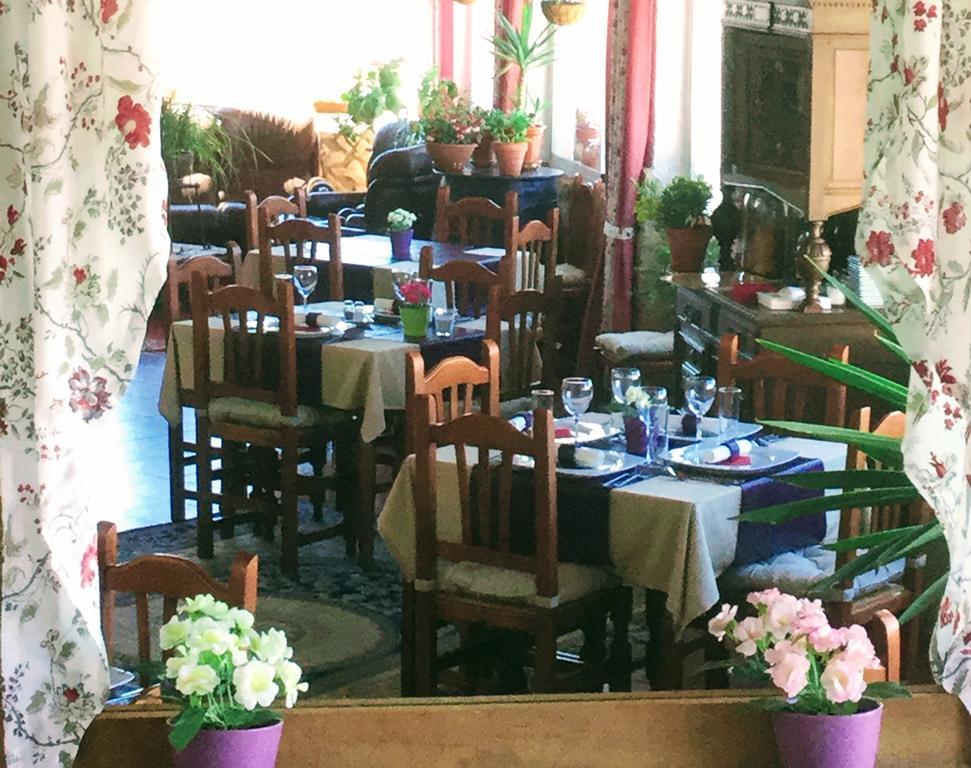 Los Cazadores Bed and Breakfast El Gastor Esterno foto
